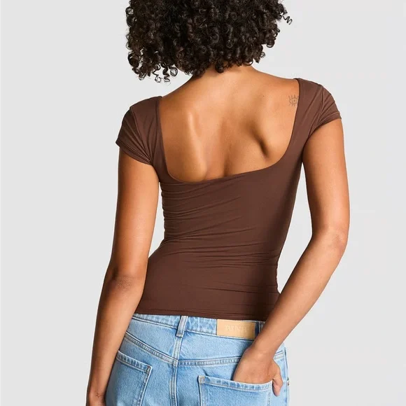 VS PINK BASE STRETCH CAP-SLEEVE TEE 🤎 - Picture 2 of 8